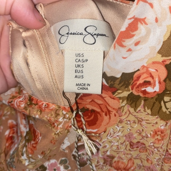 NWT• Jessica Simpson• Size S• Antique Floral Pleated Maxi Dress - Picture 6 of 6